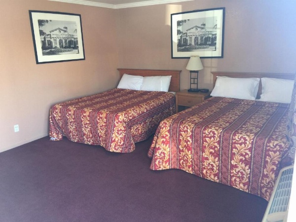 Mission Motel image 13